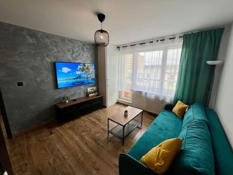 Communal lounge/ TV room, TV and multimedia, Living room, Seating area