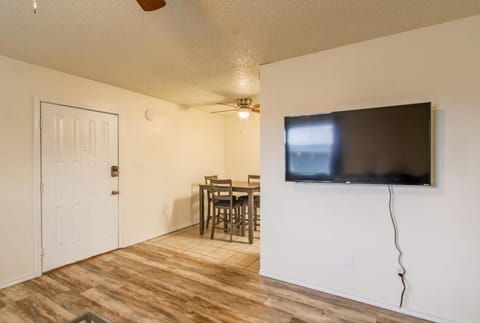 A bedroom in close proximity to Fort Sill Apartment in Lawton