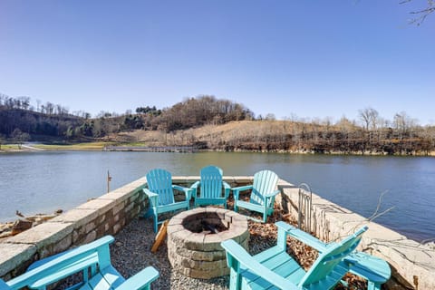 Waterfront Watauga Lake Home with Private Dock! House in Watauga Lake