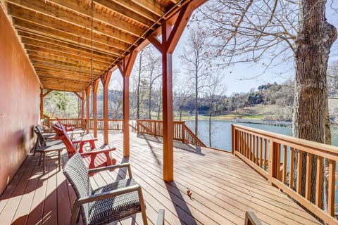 Waterfront Watauga Lake Home with Private Dock! House in Watauga Lake