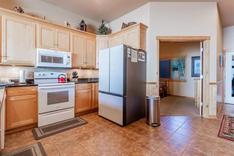 Incredible Views w Garage on Lake and bike trail House in Minnesota