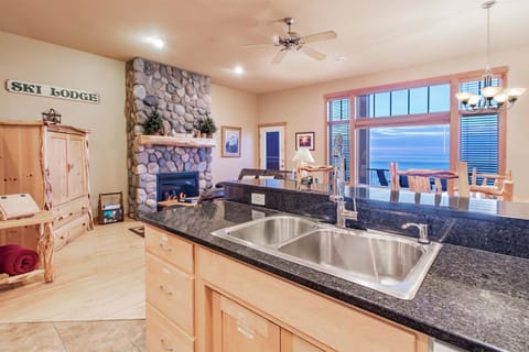 Incredible Views w Garage on Lake and bike trail House in Minnesota