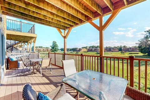 Tigers Den Apartment in Castle Rock Lake