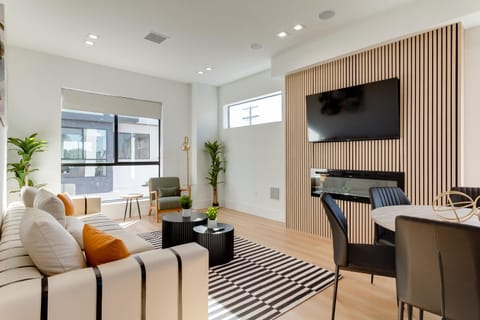 Communal lounge/ TV room, TV and multimedia, Living room, Seating area