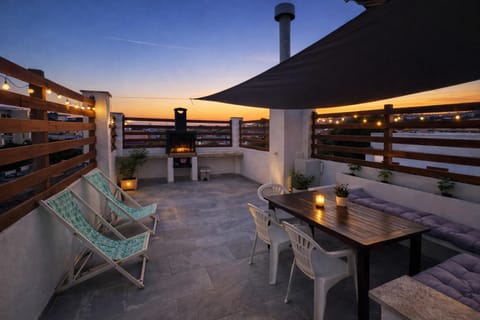 Off site, BBQ facilities, Balcony/Terrace