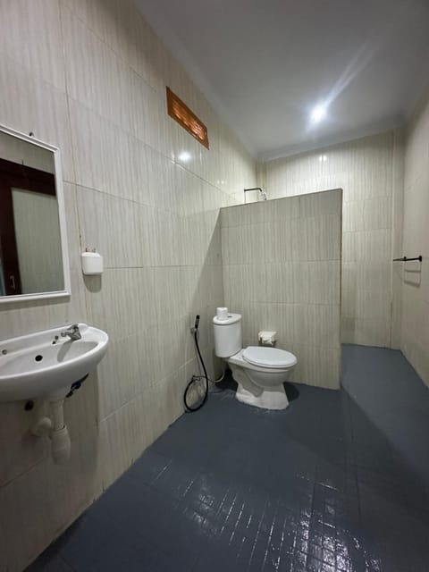 Yana Guest House Canggu Bed and Breakfast in North Kuta