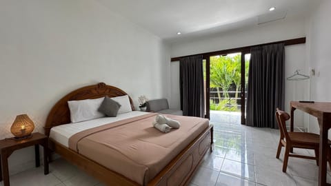 Yana Guest House Canggu Bed and Breakfast in North Kuta