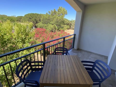 Les Mûriers Apartment in Calvi