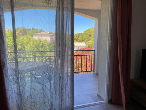 Les Mûriers Apartment in Calvi