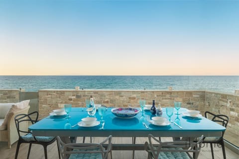 Day, View (from property/room), Balcony/Terrace, Living room, Dining area, Beach, Sea view