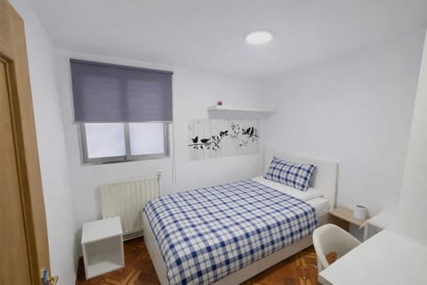 Bed, Photo of the whole room, Decorative detail, Bedroom, wardrobe