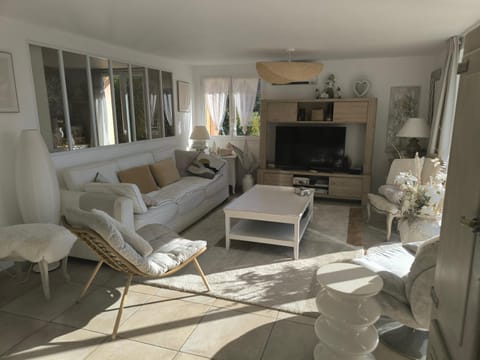 SALSA House in La Ciotat