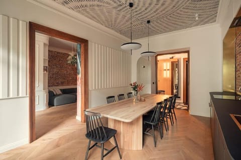 Austin Flowers Old Town by WillyWalls Apartment in Krakow