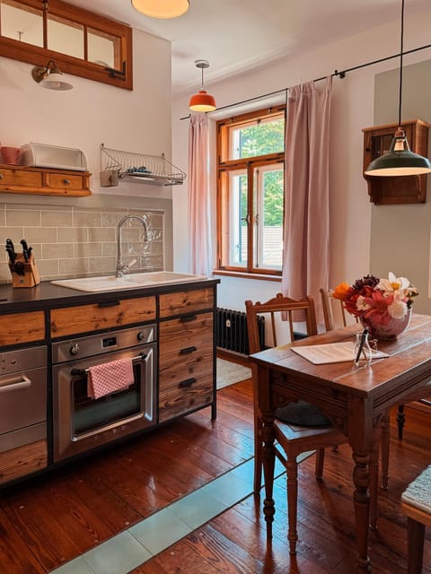 Individuelles Kreativ-Apartment direkt am Kochelsee Apartment in Kochel