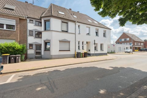 Property building, Neighbourhood, Street view, Location