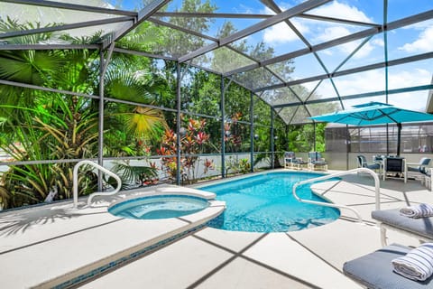 Hot Tub, Balcony/Terrace, Swimming pool