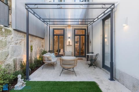 Patio, Garden, Garden, Balcony/Terrace, Decorative detail, Dining area, Garden view