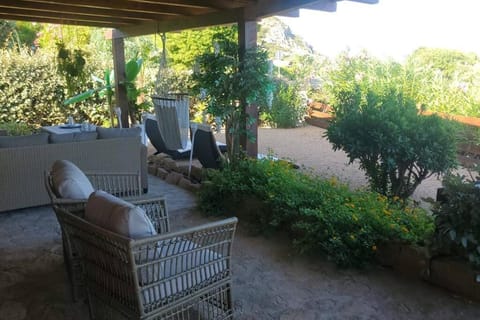 Villetta Isor con piscina House in Sardinia