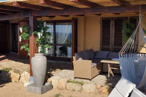 Villetta Isor con piscina House in Sardinia