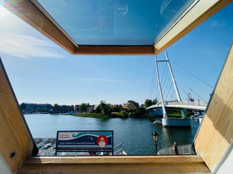 Day, Lake view
