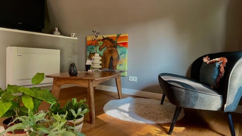 Seating area, Bedroom