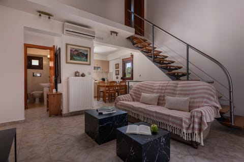 Living room, Seating area, fireplace, internet, air conditioner