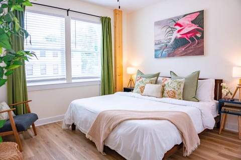 The Royal Crane Suite Newly Built Upscale Central House in Gainesville