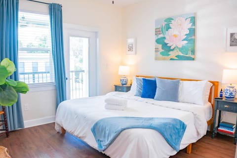 The Lotus Suite Newly Built Upscale Central House in Gainesville