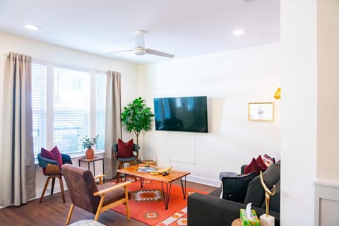 The Prairie Suite Newly Built Upscale Central House in Gainesville