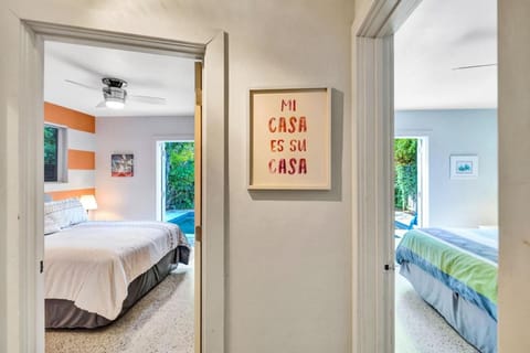 3bed 2bath with pool, 5 min. walk to food and fun House in Wilton Manors