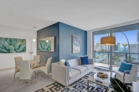 Awesome Ocean View Modern Condo Pool Shuttle House in Hallandale Beach
