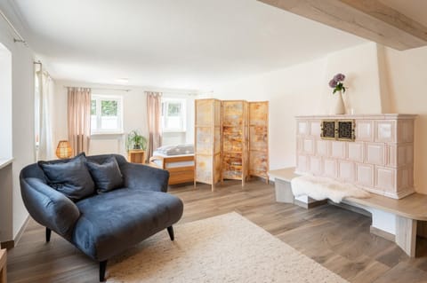 Living room, Seating area, fireplace