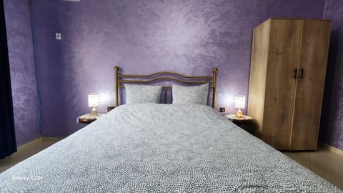 Bed, Photo of the whole room, Bedroom, wardrobe