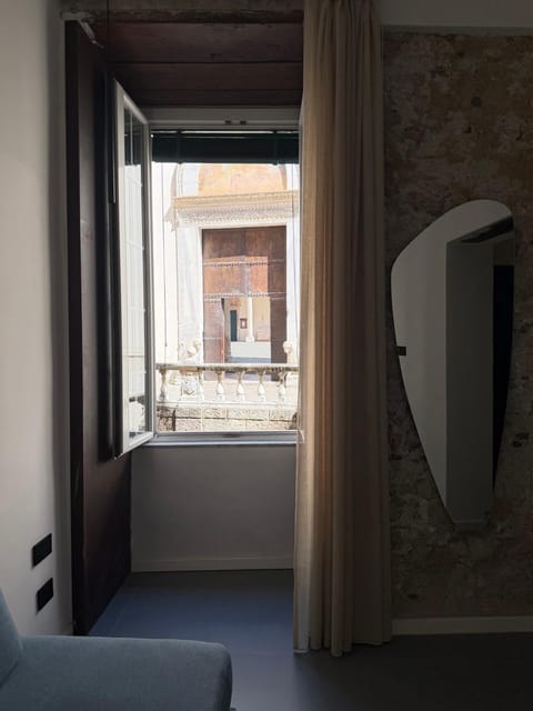 Nearby landmark, View (from property/room)