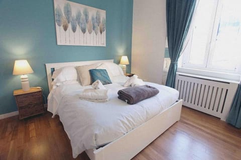 Bed, Photo of the whole room, internet