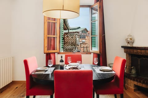 Dining area, Food