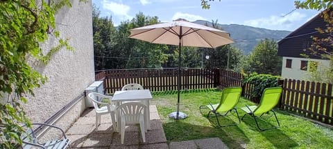 Patio, Summer, Garden, Garden, Dining area, Garden view, Mountain view, pet friendly, sunbed