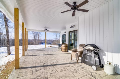Dale Hollow Cottage with Covered Porch and Lake Views! House in Tennessee