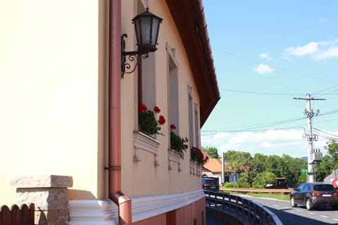 Property building, Street view