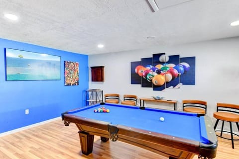 Billiard, Game Room