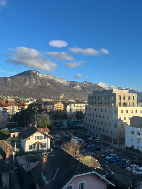 View (from property/room), City view