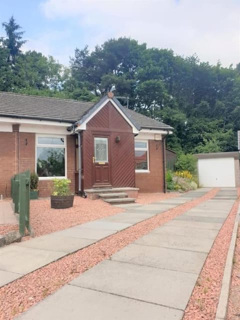 Eliburn Woodside Lodge House in Livingston