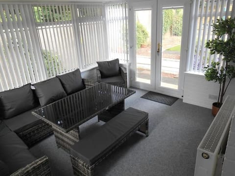 Eliburn Woodside Lodge House in Livingston