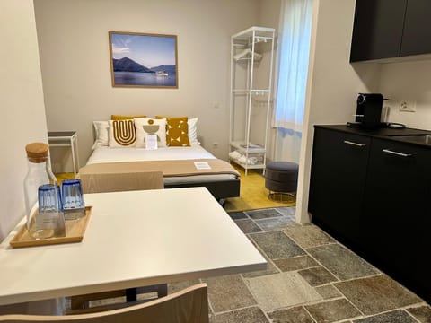 Bed, Living room, Dining area, Bedroom