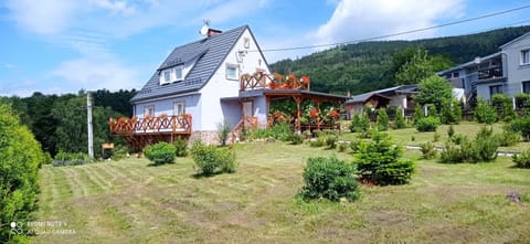 Property building, Spring, Day, Natural landscape, Garden, Garden view, Mountain view