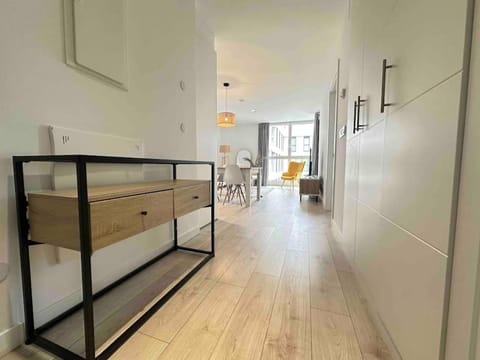 Jacinto Benavente 15, 5A con Parking gratis by YBH Apartment in Vigo