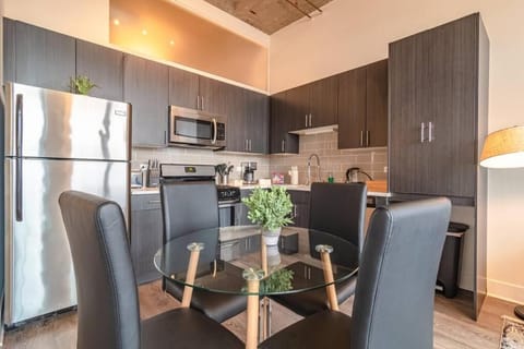 South Loop 3BR Apartment Near Lakefront Trail, Field Museum & Adler Planetarium Apartment in South Loop