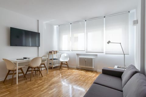 TV and multimedia, Living room, Dining area
