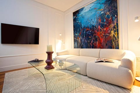 Communal lounge/ TV room, TV and multimedia, Living room, Seating area