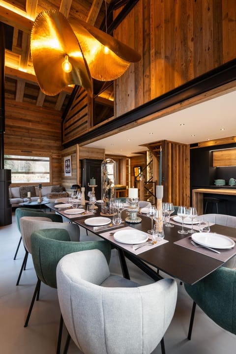 Decorative detail, Dining area, concierge